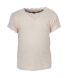 Tričko s krátkým rukávem od EN FANT je vyrobeno z příjemného materiálu zakončeno elegantní krajkou v oblasti krku a rukávů.
